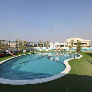 aavri.sharjah-hotels.com/