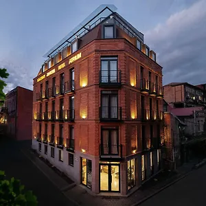 atrium-boutique-hotel-tbilisi.alltbilisihotels.com/